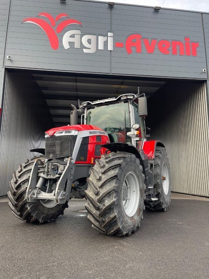 Massey Ferguson 8S.205 Tractor €149,000