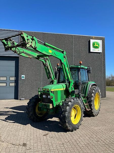 E-FARM: John Deere 6810 - Tracteur - id 3MHLAGN - 32 033 € - Année: 1998 - Lecture du nombre d'heure: 8 795,Puissance du moteur (chevaux): 125,Danemark