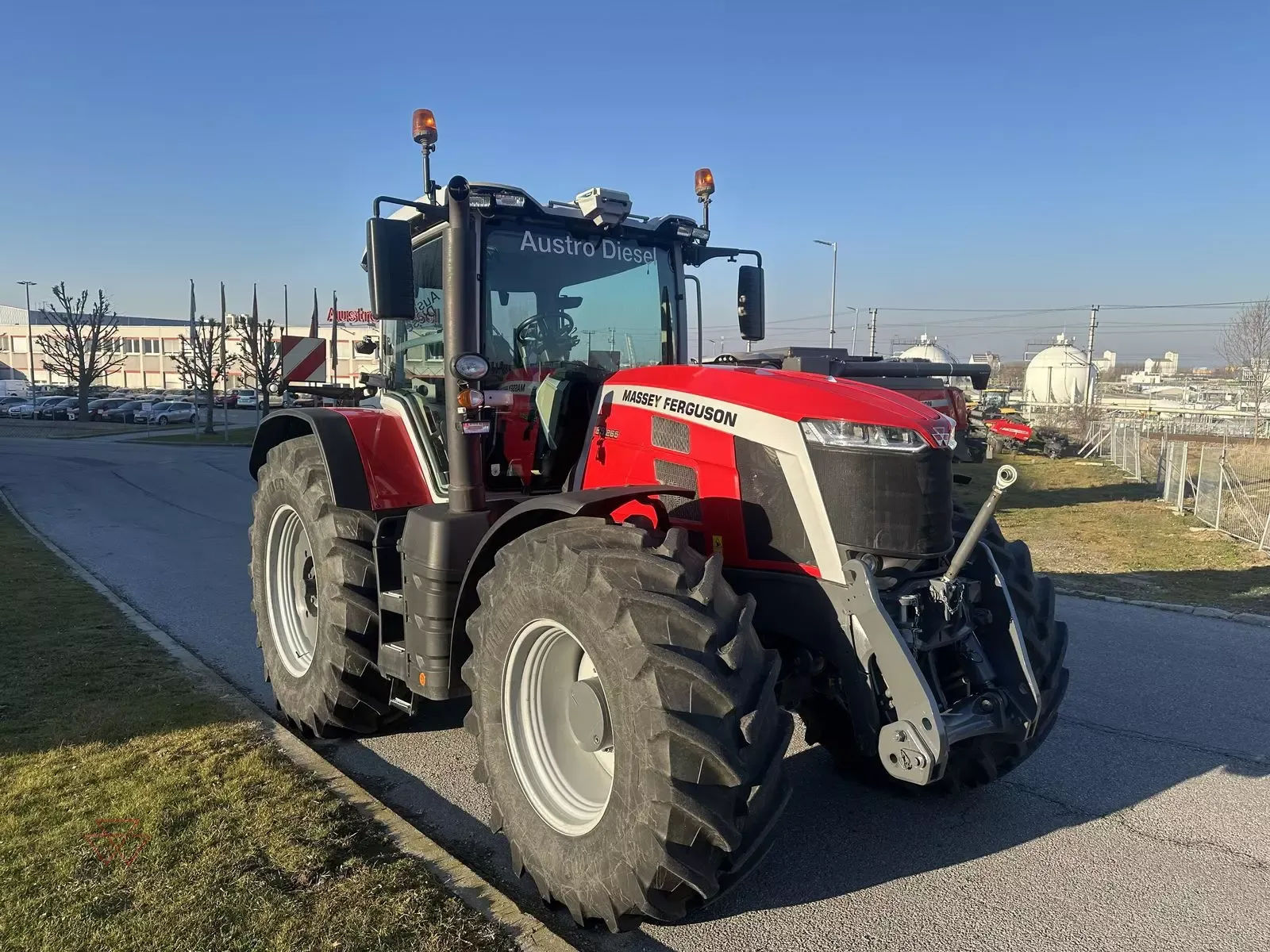 E-FARM: Massey Ferguson 8S.265 - Tracteur - id SXBDZFY - 159 000 € - Année: 2021 - Lecture du nombre d'heure: 800,Puissance du moteur (chevaux): 277,Autriche