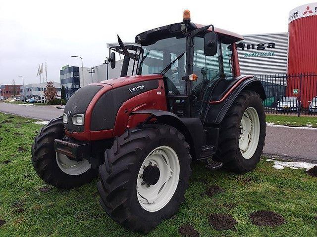 Valtra N 91 Traktor