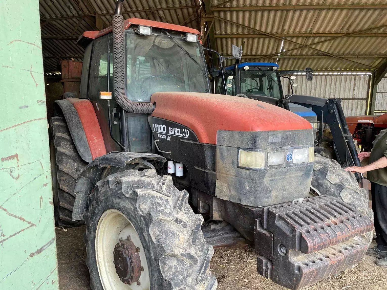 E-FARM: New Holland TS100 - Tracteur - id AFR5PPD - 15 000 € - Année: 1996 - Puissance du moteur (chevaux): 100,France