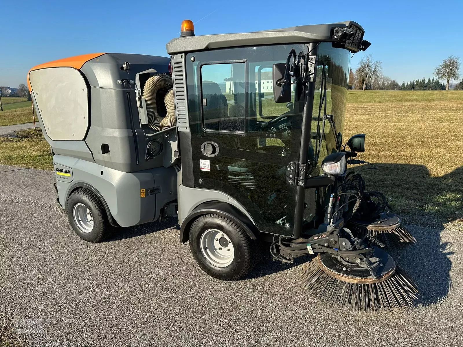 E-FARM: kärcher mc130 - Equipement municipal - id ZBA9UNH - 35 310 € - Année: 2020 - Autriche