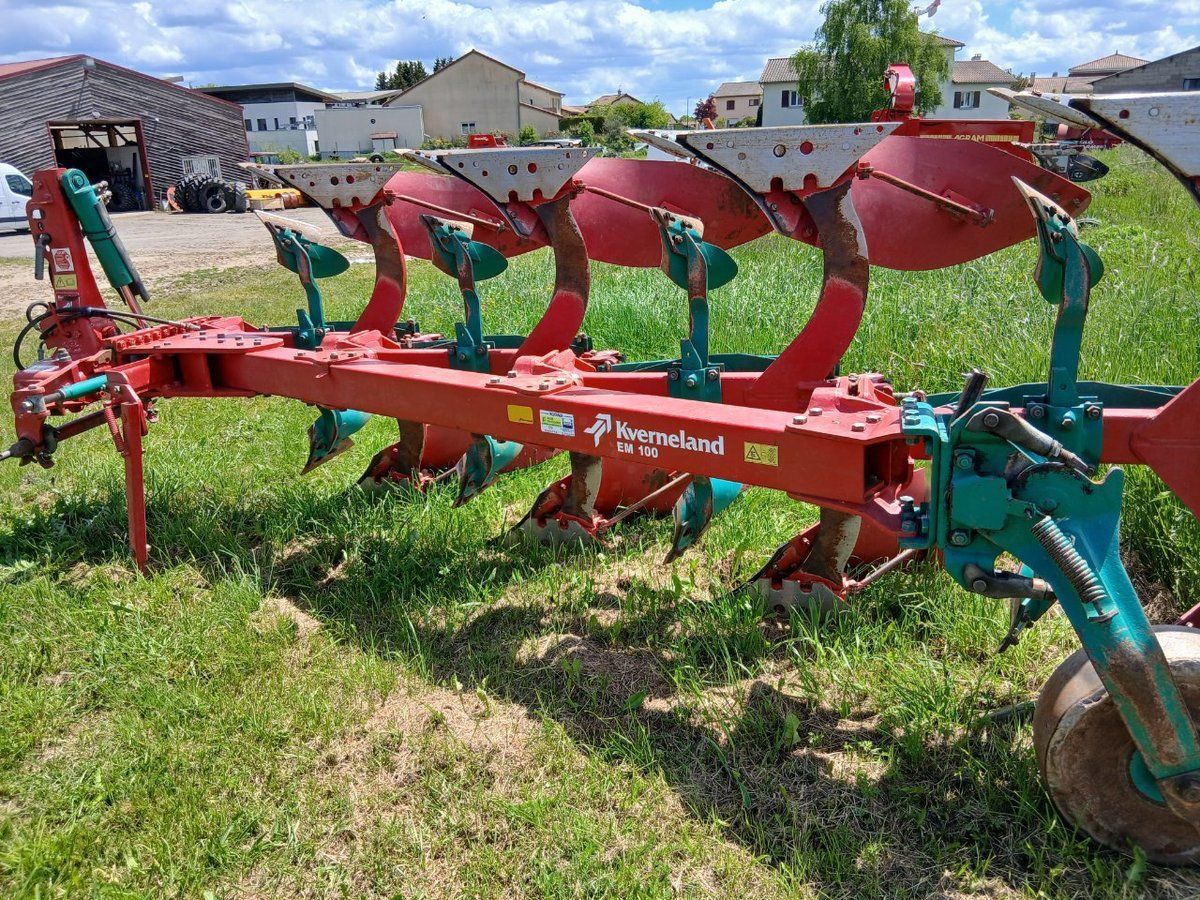 Kverneland em 100-200 -8 Plūgas 6 500 €