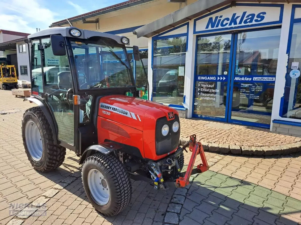 E-FARM: Massey Ferguson 1532 allrad kompakt - Трактор - id 9P33IQT - 19 916 € - Година на построяване: 2021 - Работни часове на двигателя: 156,Мощност на двигателя (HP): 31,Германия