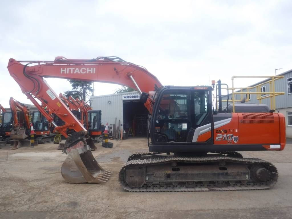 Hitachi zx 210 lc-7 Koparka gąsienicowa 91 030 €