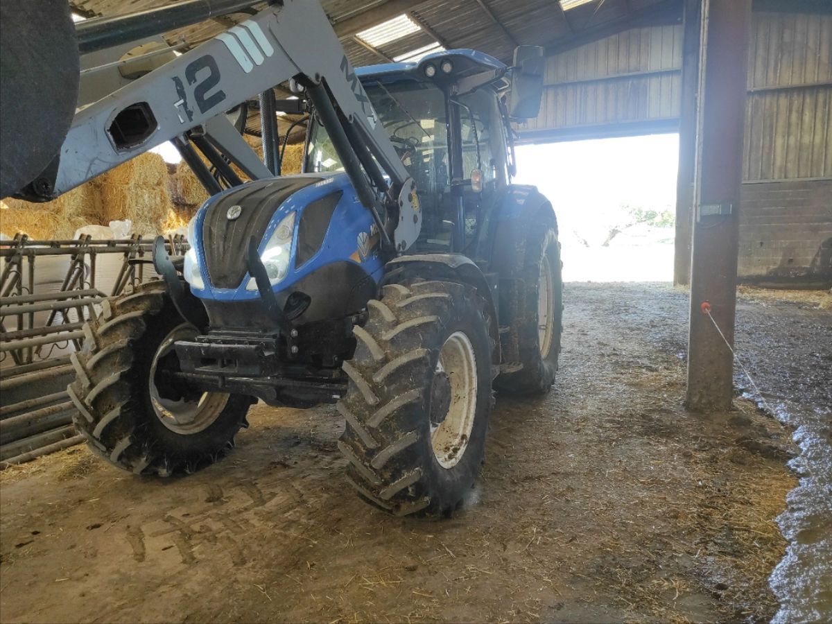 E-FARM: New Holland T6.145 - Tracteur - id U9GDSWV - 69 000 € - Année: 2021 - Lecture du nombre d'heure: 2 000,Puissance du moteur (chevaux): 120,France