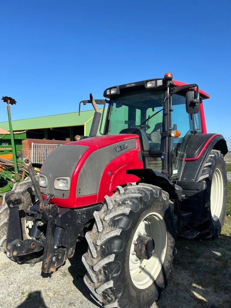 E-FARM: Valtra N101 HiTech - Tracteur - id 4DRVCVW - 28 500 € - Année: 2011 - Lecture du nombre d'heure: 7 800,Puissance du moteur (chevaux): 110,France