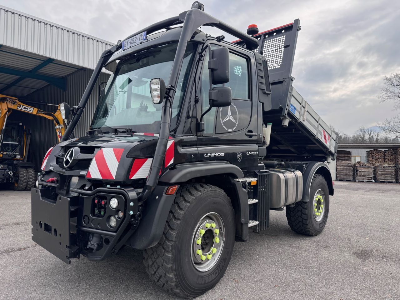 Mercedes-Benz u430 Véhicule motorisé 170 000 €