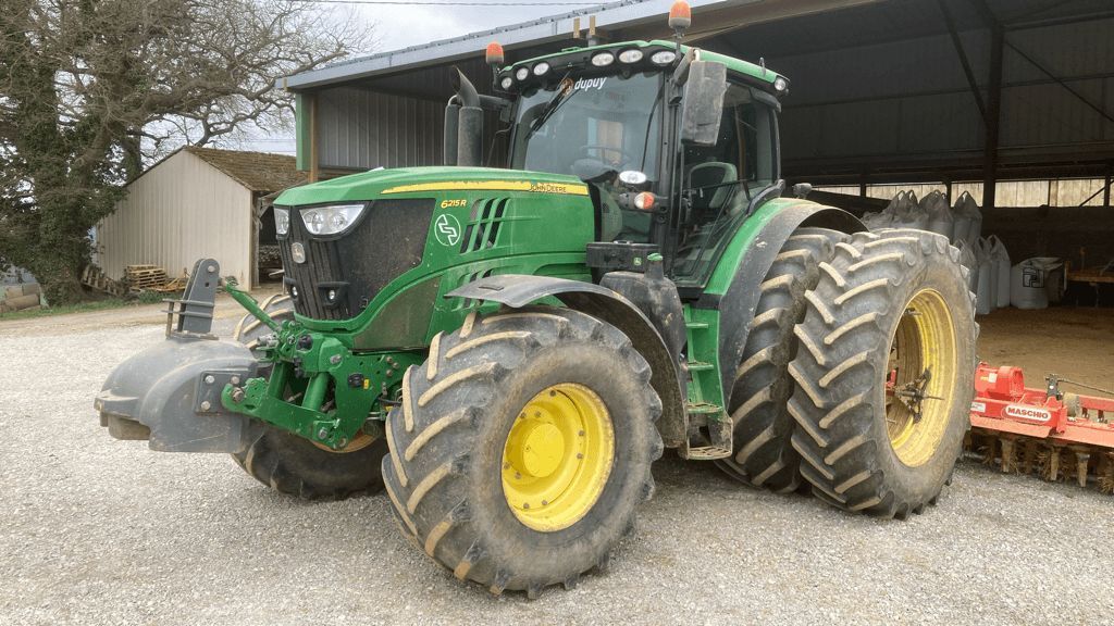 E-FARM: John Deere 6215 R - Trattore - id F3AK5QR - 87.000 € - Anno di costruzione: 2016 - Ore: 5.350,Potenza del motore: 215,Francia