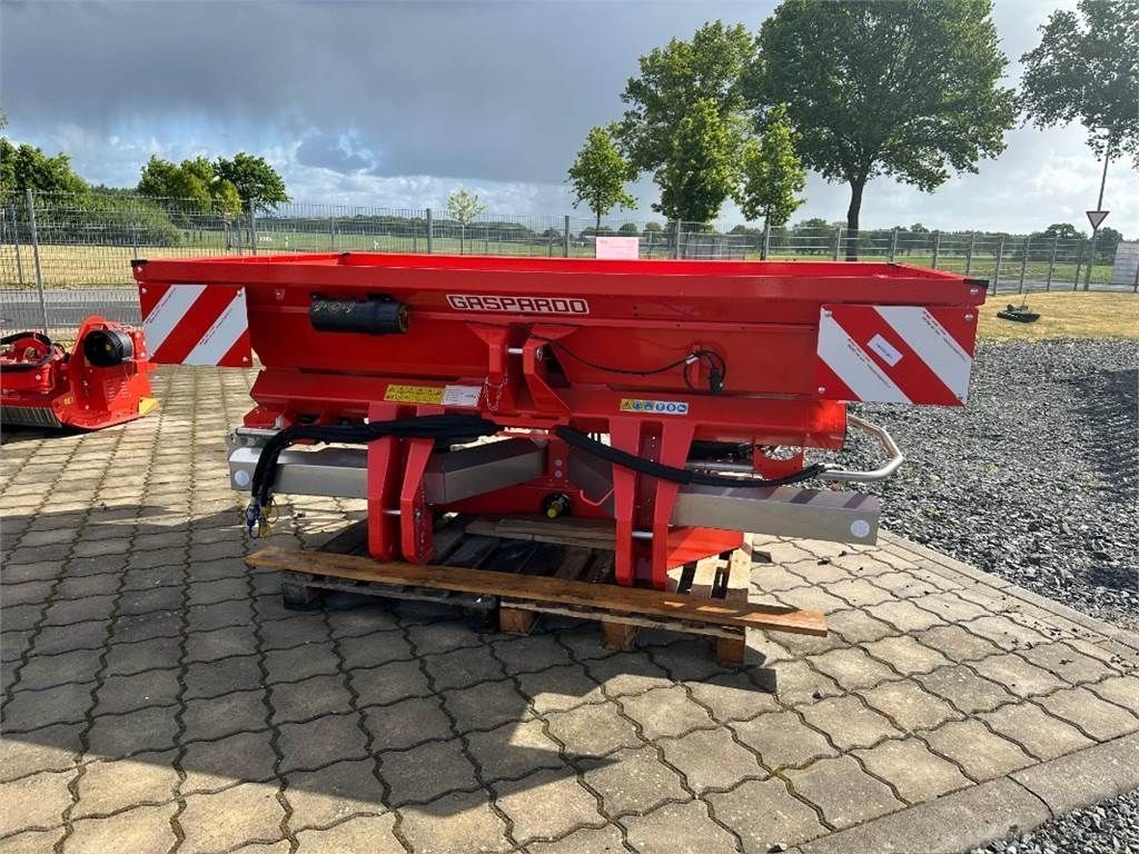 E-FARM: Maschio primo m3 1350 - Epandeur d'engrais - id QDBMWM4 - 7 250 € - Allemagne