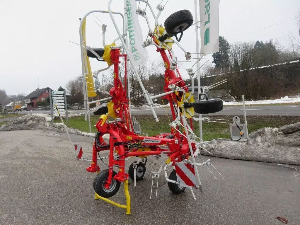 Pöttinger Hit 6.69 Tedder