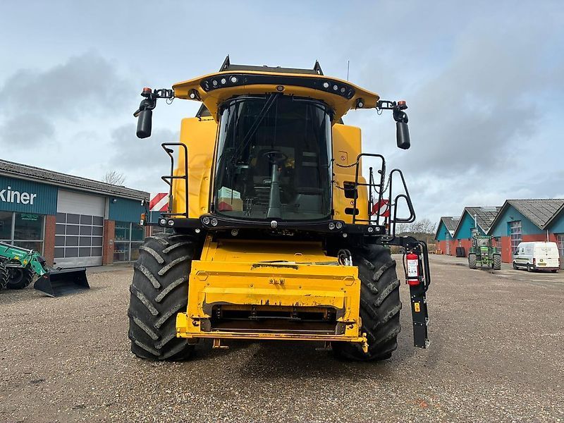 New Holland CX 8.90 Moissonneuse-batteuse 246 798 €