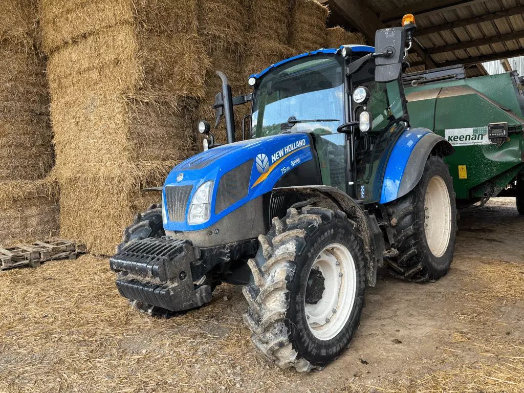 E-FARM: New Holland T5.85 - Tractor - id PHVDBU2 - €46,000 - Year of construction: 2021 - Engine hours: 1,886,Engine power (HP): 85,France