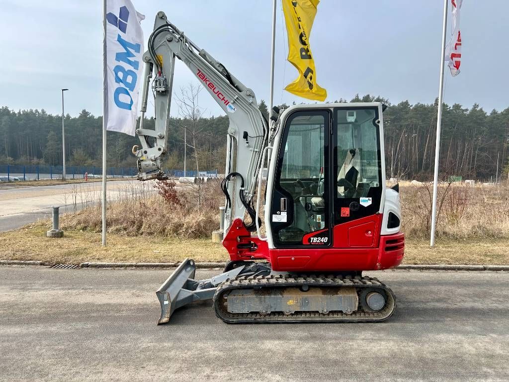 Takeuchi tb 240 Minigraver 56.500 €