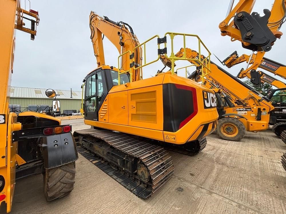 JCB 220x Crawler excavator €113,373
