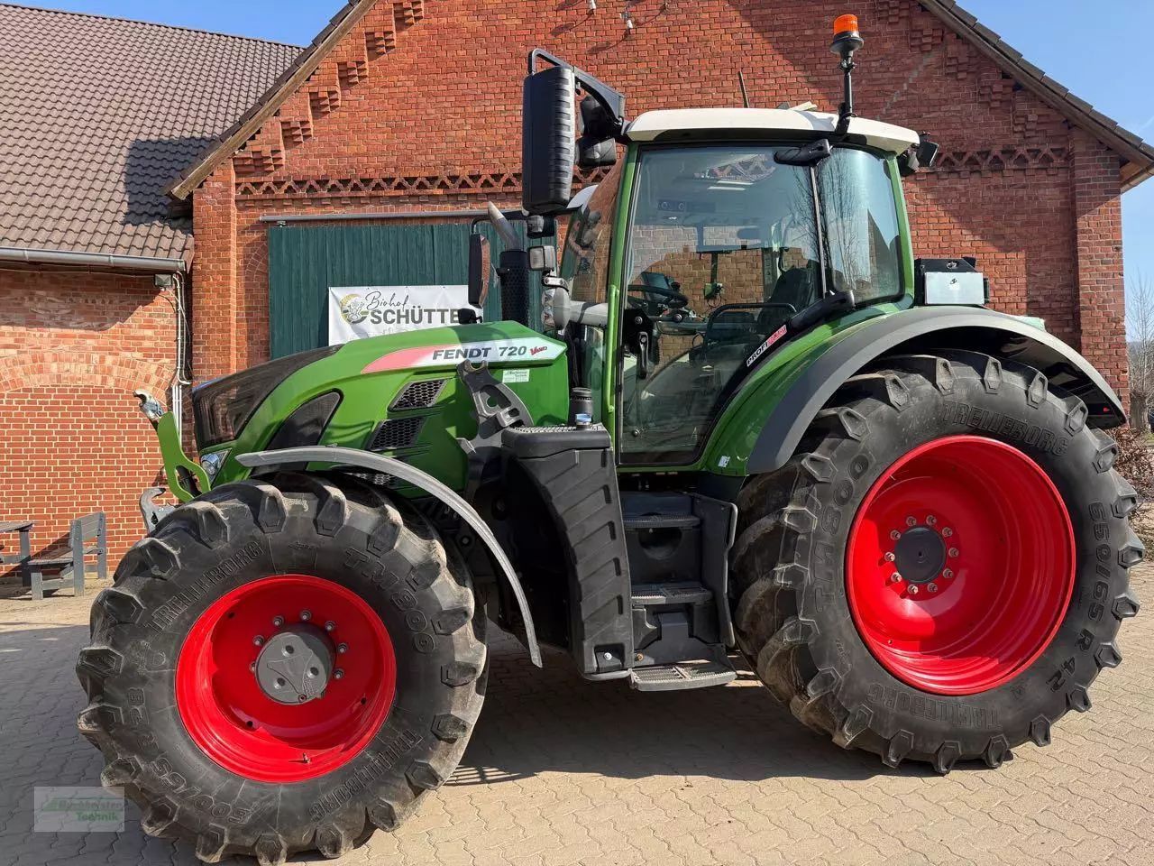 Fendt 720 Vario Profi Plus Tractor €105,000