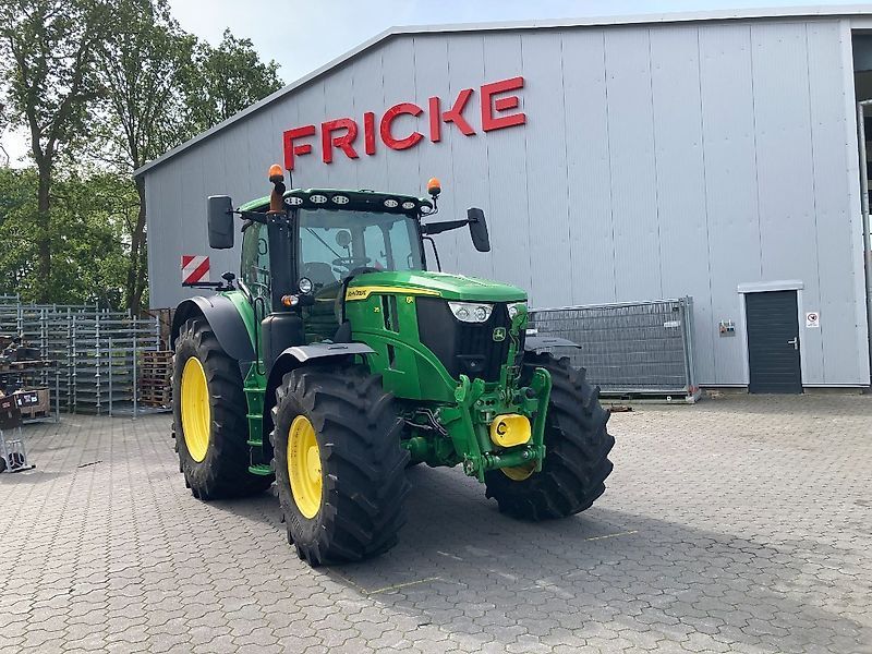 John Deere 6R 215 Tractor €139,900
