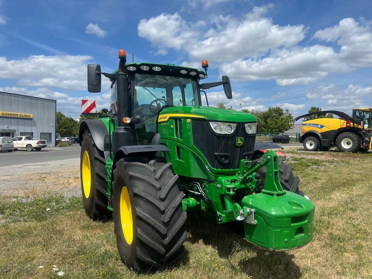 E-FARM: John Deere 6R 195 - Tractor - id LPZDQQW - €175,000 - Year of construction: 2023 - Engine hours: 740,Engine power (HP): 195,France
