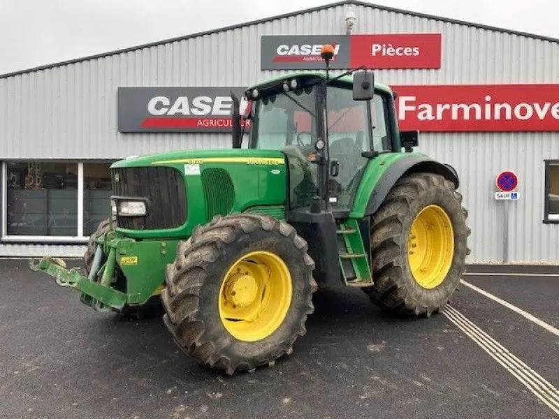 E-FARM: John Deere 6920 Premium - Traktor - id MKZVJ5E - 32.000 € - Leto izgradnje: 2004 - Število ur motorja: 8.655,Moč motorja (HP): 135,Francija