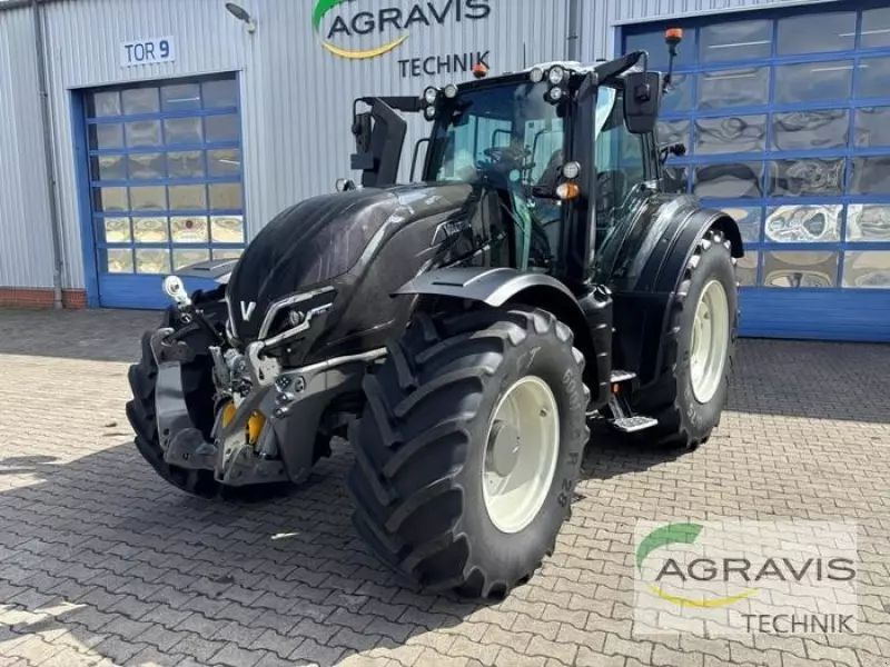 E-FARM: Valtra T235D - Tractor - id MCRS5CY - €154,900 - Year of construction: 2024 - Engine hours: 430,Engine power (HP): 235,Germany