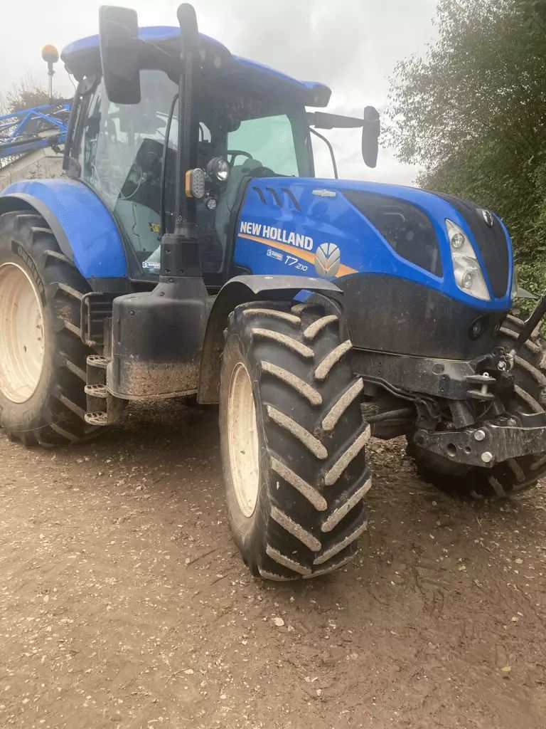 E-FARM: New Holland T7.210 - Τρακτέρ - id GKACSRY - 115.000 € - Χρονία: 2022 - Μετρητής ωρών: 904,Γαλλία
