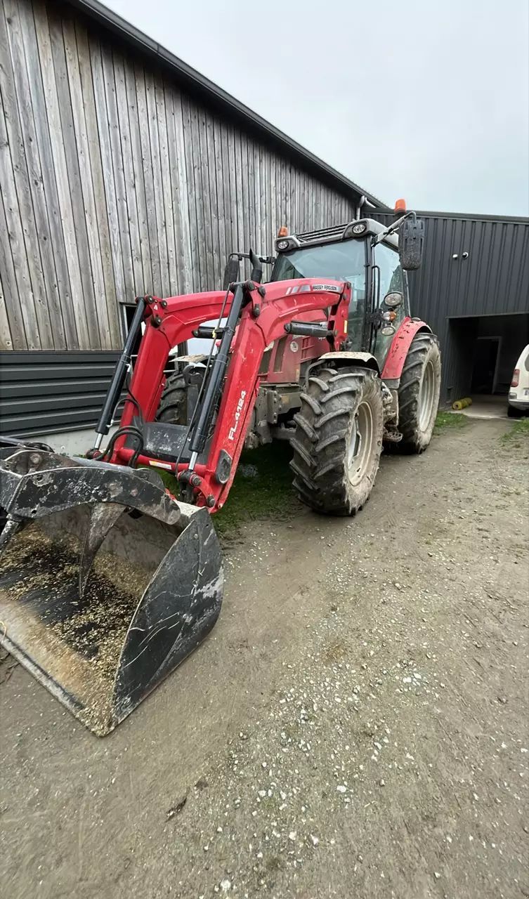 Massey Ferguson 5713 S Tractor €52,000
