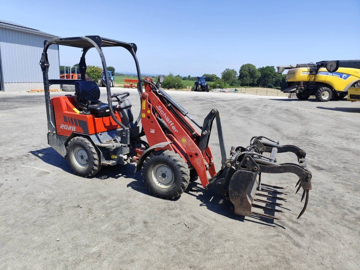 E-FARM: Schäffer 2028 - Chargeuse sur pneus - id K6MQUL3 - 26 900 € - Année: 2023 - Lecture du nombre d'heure: 1 825,Puissance du moteur (chevaux): 26,France