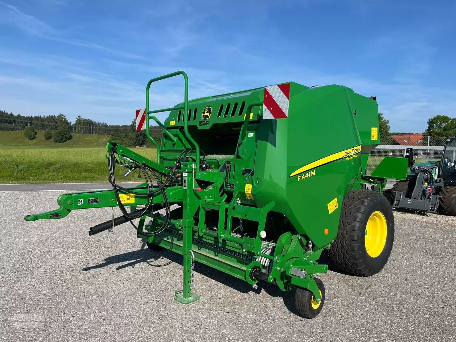 E-FARM: John Deere F441M - Presse à balles - id PYZS77G - 43 529 € - Année: 2023 - Allemagne