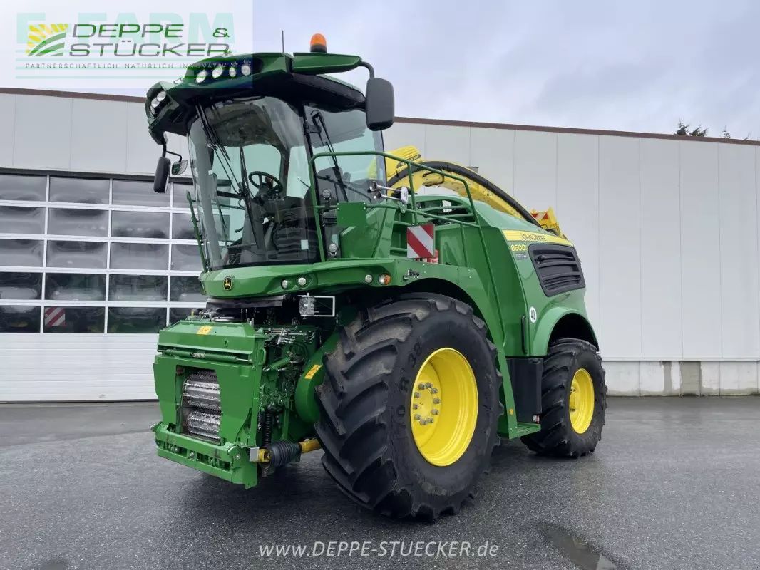 John Deere 8600 Self propelled forage harvester €365,000