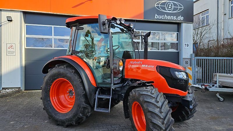 E-FARM: Kubota M4-071 - Traktor - id WAN4GSR - 42.900 € - Baujahr: 2025 - Abgelesene Motorstunden: 1,Motorleistung (PS): 74,Deutschland