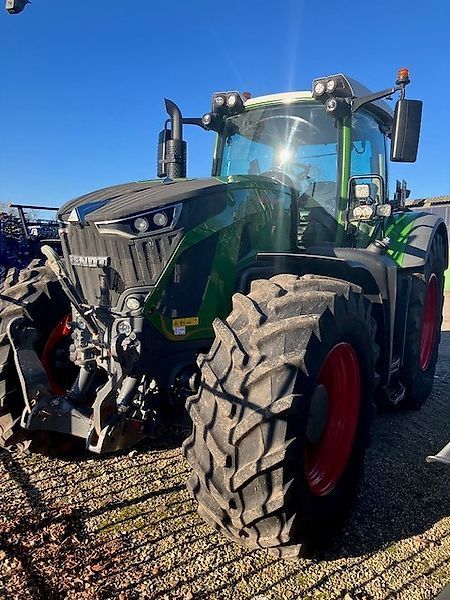 E-FARM: Fendt 930 Vario ProfiPlus - Traktor - id BEREDAH - 199.950 € - Baujahr: 2021 - Abgelesene Motorstunden: 3.947,Motorleistung (PS): 296,Deutschland