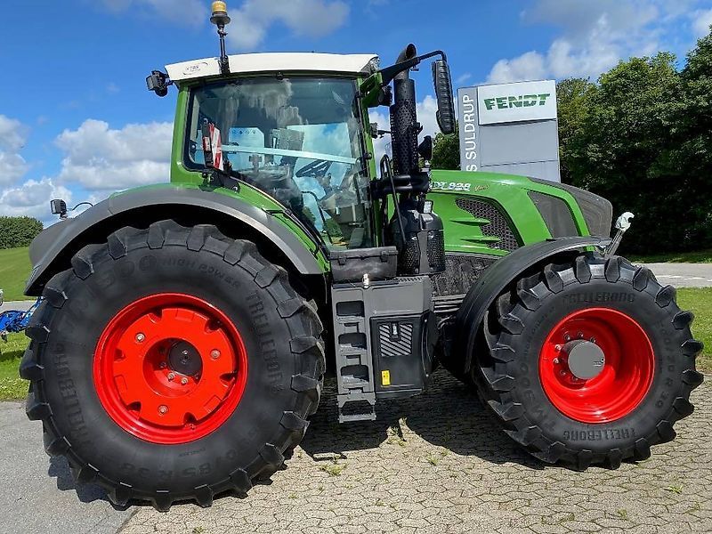 Fendt 828 Vario Tracteur 133 153 €