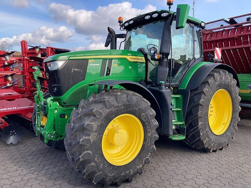 E-FARM: John Deere 6R 250 - Tracteur - id FZHCZAA - 176 000 € - Année: 2022 - Lecture du nombre d'heure: 1 731,Puissance du moteur (chevaux): 250,Allemagne
