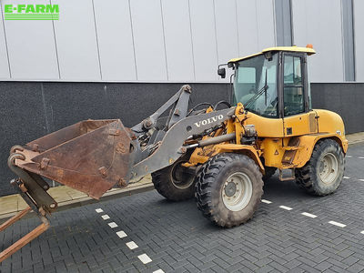 E-FARM: VOLVO l35 incl. bak en lepel - Wheel loader - id DUR8SAR - €22,500 - Year of construction: 2006 - Engine hours: 9,474,Netherlands