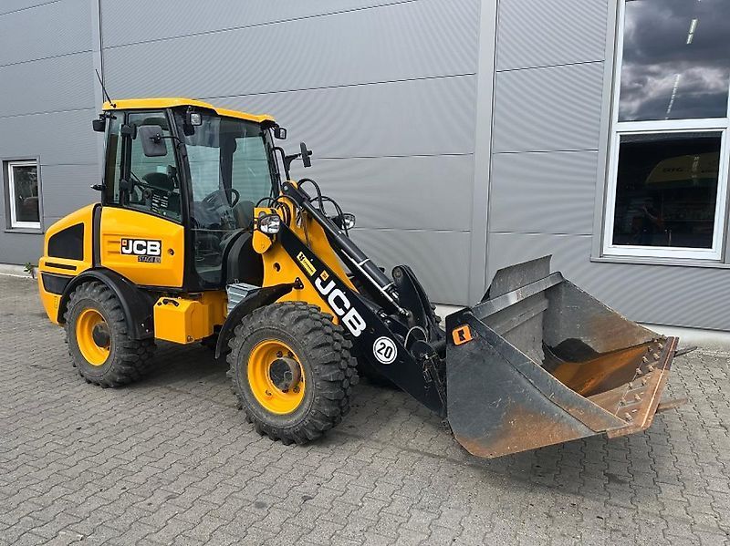 E-FARM: JCB 407 agri - Cargador de ruedas - id DTUADQC - Año: 2023 - Horas: 250,Potencia del motor: 65,Alemania