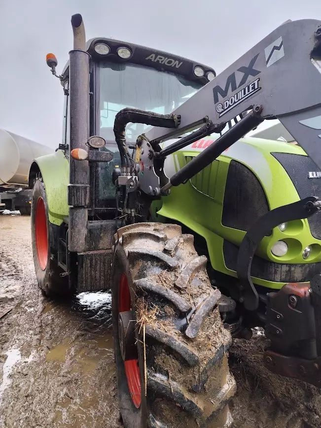 E-FARM: Claas Arion 610 - Tractor - id KDXQXAZ - €29,900 - Year of construction: 2009 - Engine hours: 8,250,Engine power (HP): 125,France