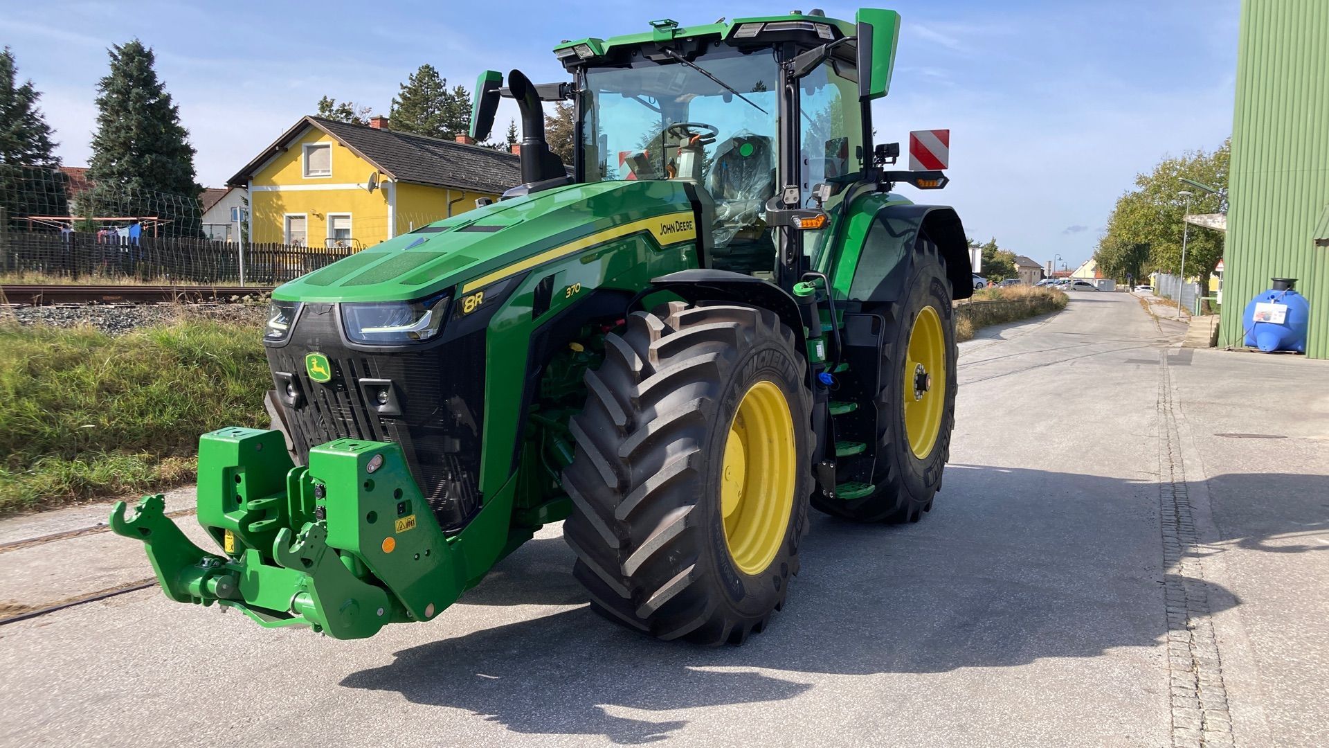 E-FARM: John Deere 8R 370 - Traktor - id WRQTBDQ - 312.000 € - Produktionsår: 2023 - Motortimer: 185,Motoreffekt (HP): 370,Østrig