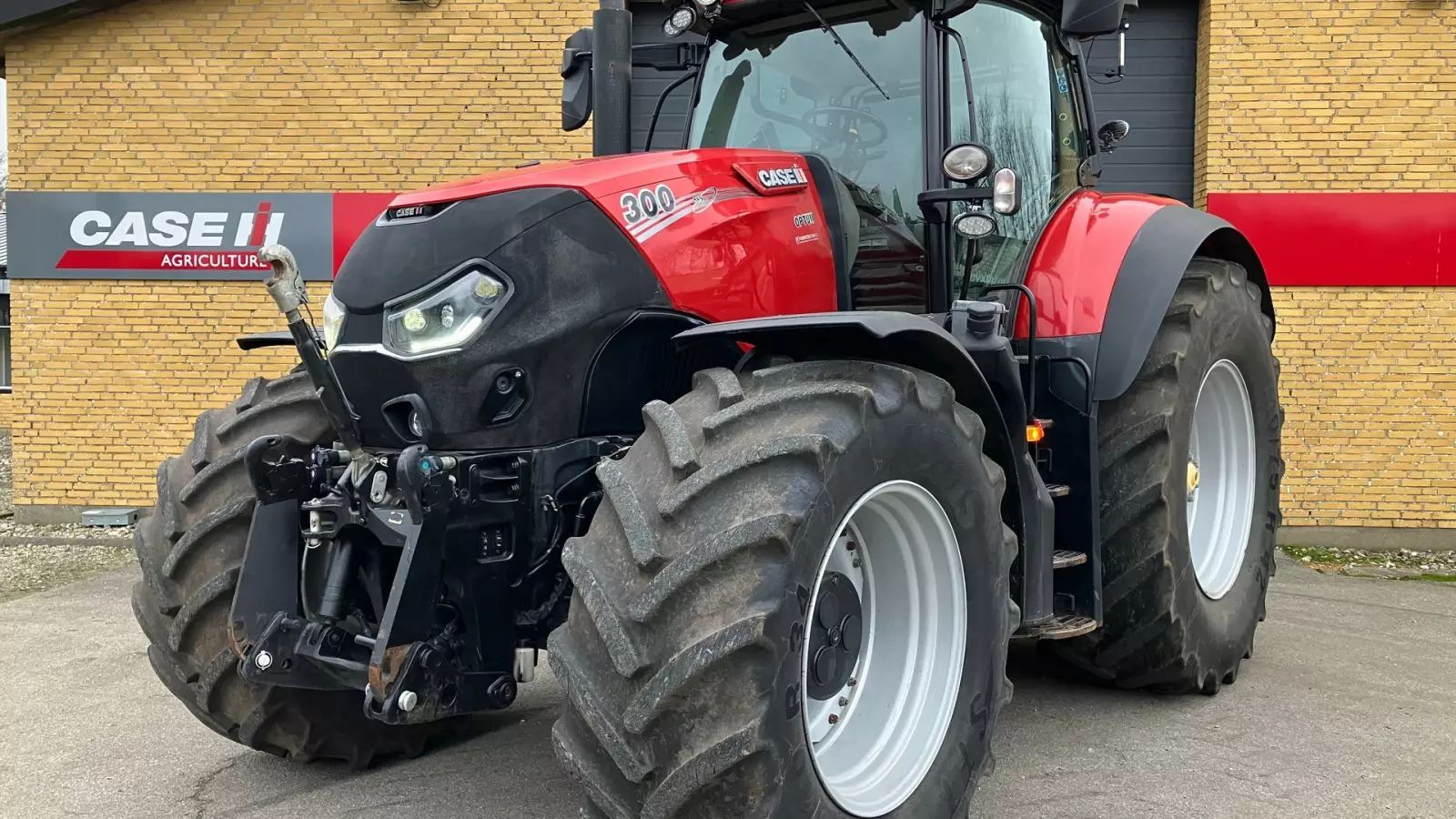 Case IH Optum 300 CVX Tractor €129,821
