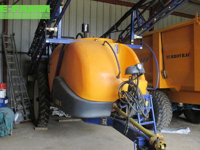 E-FARM: Caruelle olympia 320.s - Sprayer - id 28XRMDX - €38,000 - Year of construction: 2011