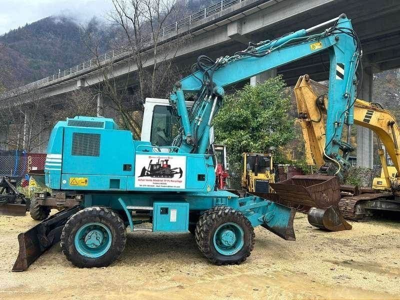 E-FARM: Case IH 788-p - Wheeled excavator - id HWZSWNI - €18,100 - Year of construction: 2000 - France