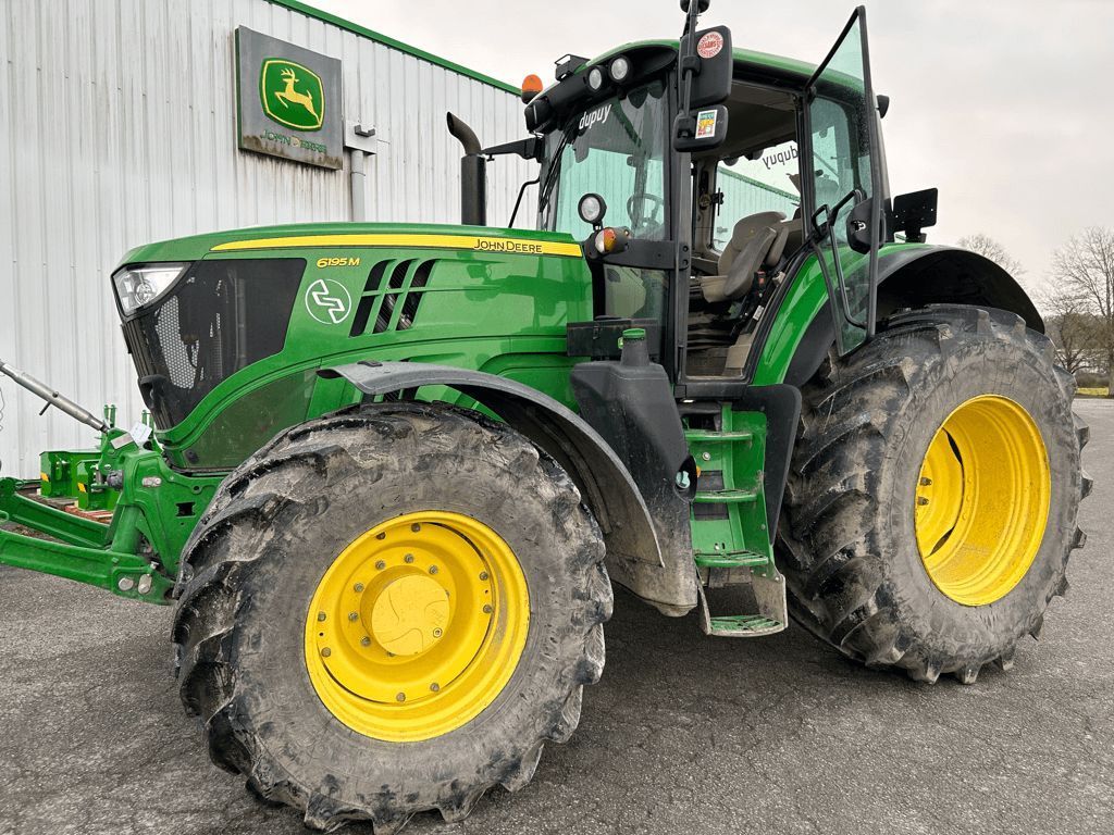 John Deere 6195 M Tractor €89,000
