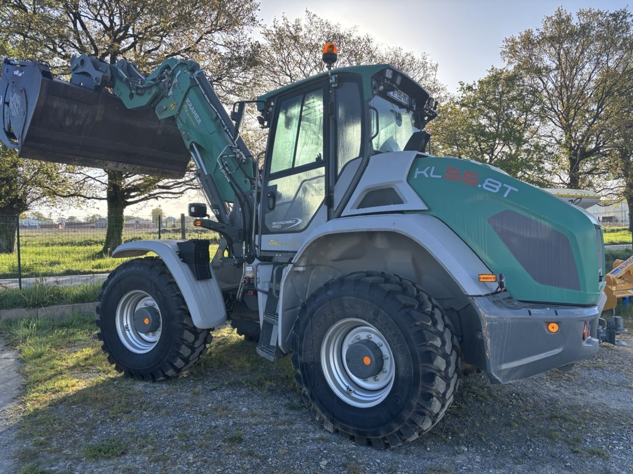 E-FARM: KRAMER KL55.8T - Radlader - id WRC1SLS - 133.000 € - Baujahr: 2023 - Abgelesene Motorstunden: 200,Motorleistung (PS): 156,Frankreich