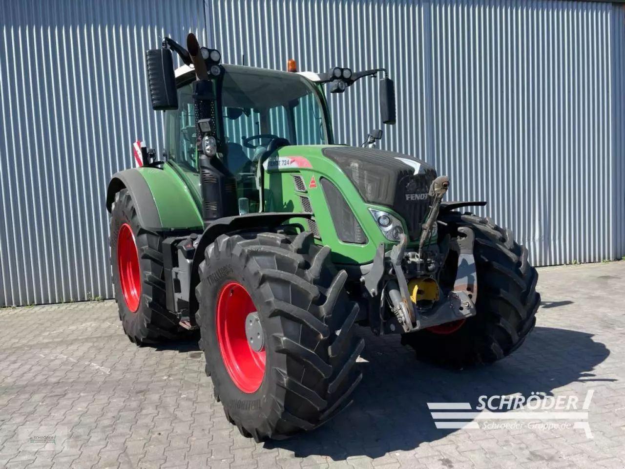 Fendt 724 Vario Profi Plus Tractor €89,885