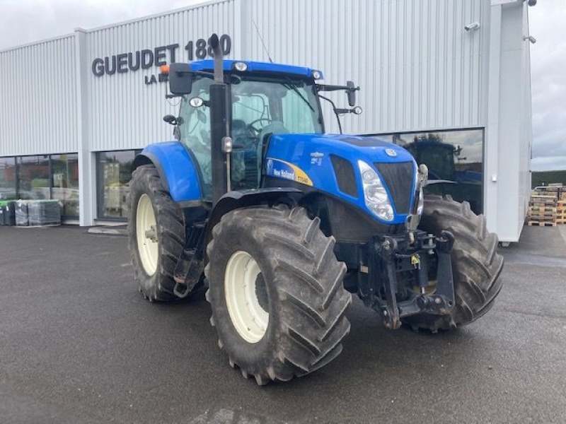 New Holland T7040 Auto Command tractor 42 900 €