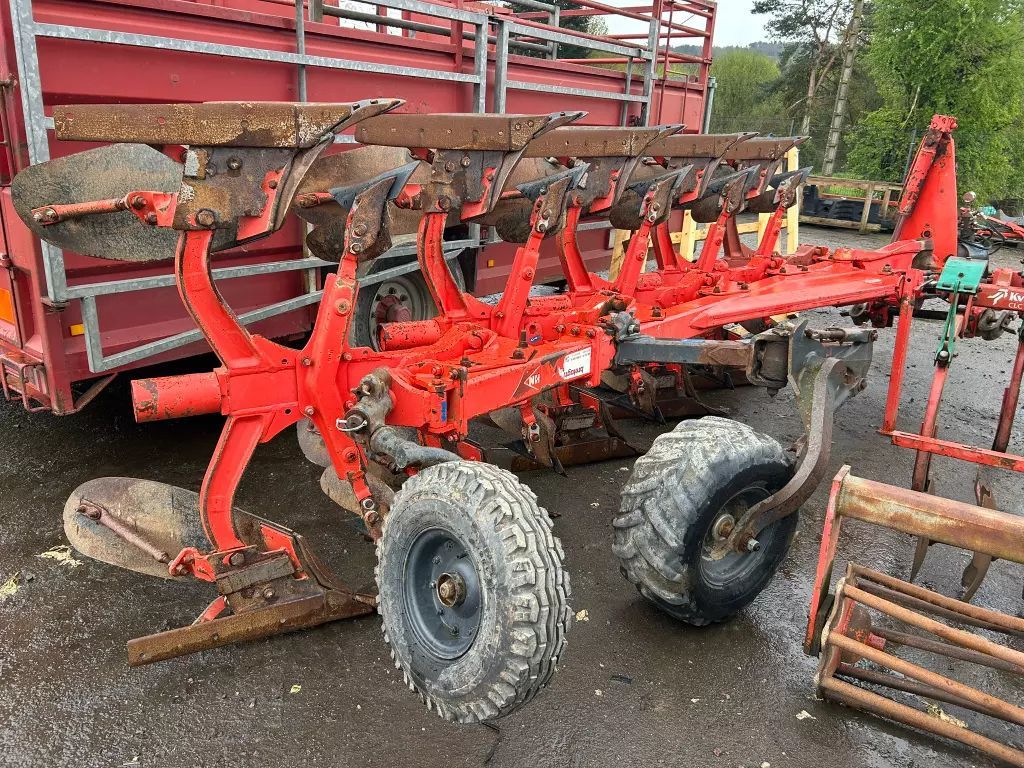 E-FARM: Kuhn multimaster 122 - Plug - id ITGQQPG - 7.500 EUR - Anul: 2008 - Franța