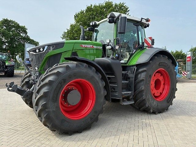 Fendt 942 Vario Profi Plus Tractor €290,000