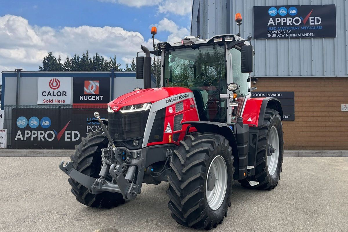 Massey Ferguson 8S.205 Tractor €101,028