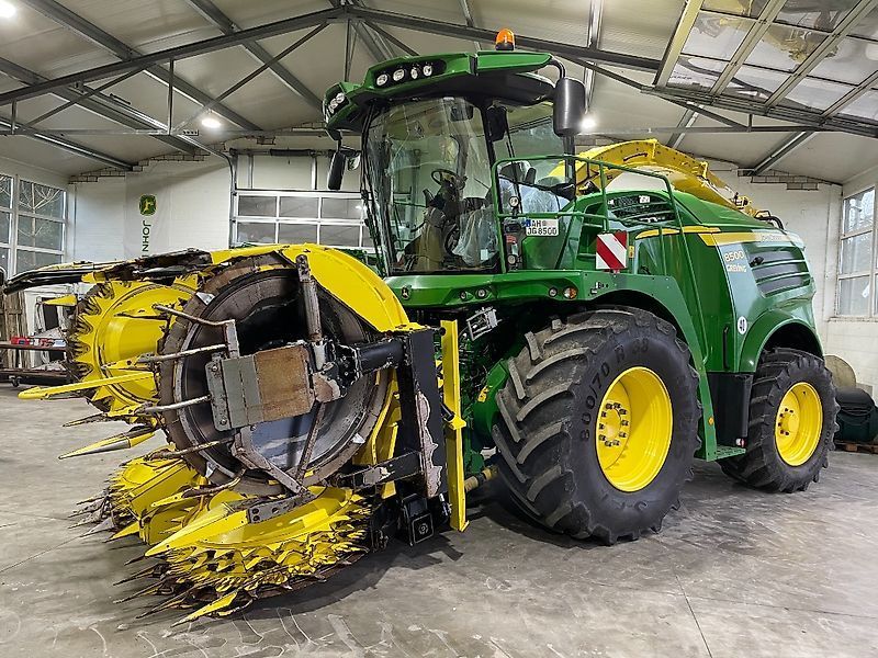 E-FARM: John Deere 8500 - Feldhäcksler (selbstfahrend) - id HJQ7TBB - 199.500 € - Baujahr: 2016 - Abgelesene Motorstunden: 3.274,Motorleistung (PS): 585,Deutschland