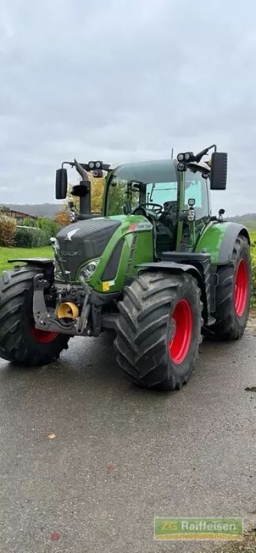 E-FARM: Fendt 724 Vario - Traktor - id ULWZIG6 - 129.500 € - Baujahr: 2018 - Abgelesene Motorstunden: 3.880,Motorleistung (PS): 240,Deutschland