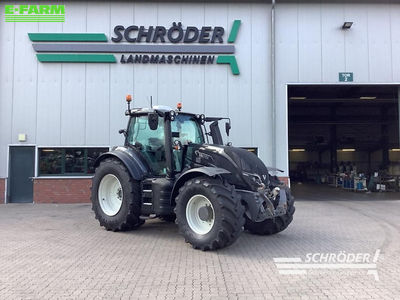 E-FARM: Valtra T214D SmartTouch - Tractor - id 25RQNKU - €94,885 - Year of construction: 2020 - Engine hours: 2,865,Engine power (HP): 215,Germany